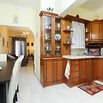 Annie's House By Corfuescapes *
